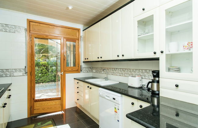 Alluring Holiday Home in Girona With Swimming Pool - Foto 4