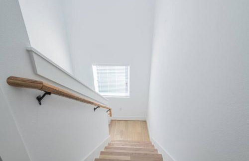 Your home away from home - Photo 19