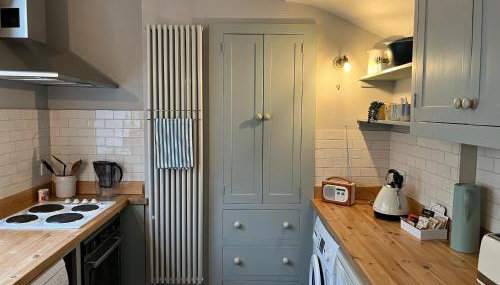Pretty Cottage in Central Lewes - Photo 5, stove, pet friendly, toaster