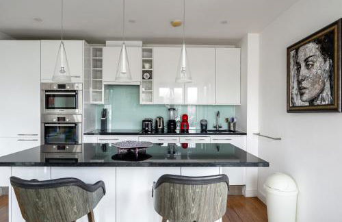 Modern, fully furnished apartment with ensuite, private balcony and elevator in Notting Hill - Foto 7