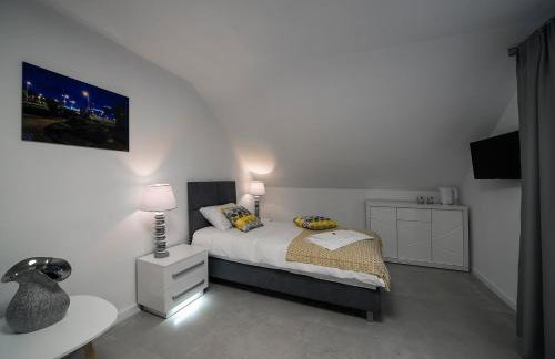 KP Claudia - Foto 30