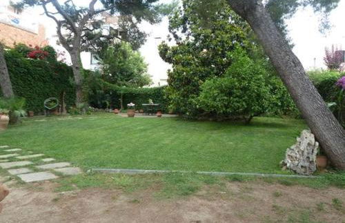 Casa de pueblo con jardín - Foto 26