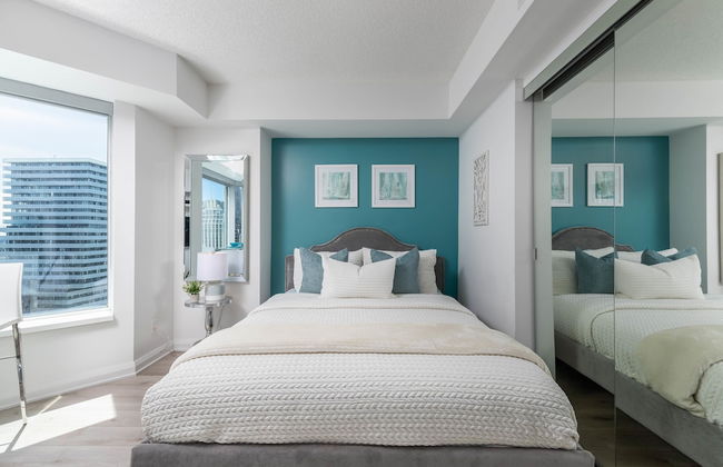 QuickStay Yorkville Condo - Yonge & Bloor - Photo 8