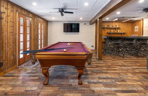 Luxury Lake House w Dock & Game Room - Photo 4