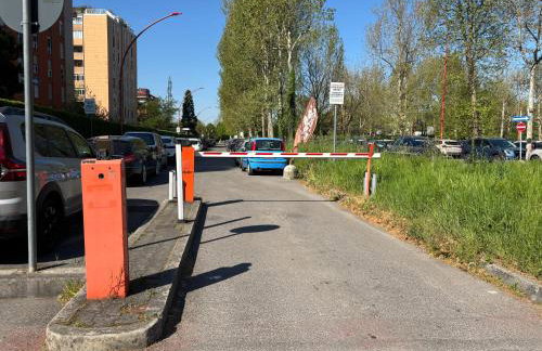 Casa di Laura mono e bilo di fronte Ospedale San Raffaele - Photo 18