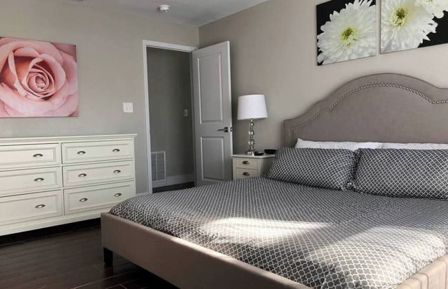 Parsley · New! Luxury, Near Disney & Universal. Sleep 9 - Photo 2