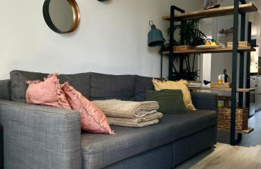 Air-conditioned Elisa Apartment with spacious sunroof lounge and swimming pool - Foto 9