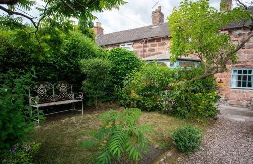 Picturesque Countryside Cottage minutes from Alton towers & Peak Wildlife park Whiston Hall Wedding venue - Foto 16