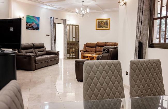 Lome City Apartment - 3 Bedrooms - Photo 14