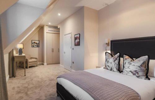 Spacious Luxury Penthouse, 2BR, Private Parking - By Tempstay - Photo 7