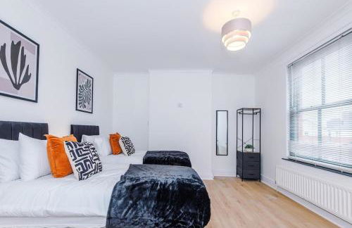 Presented by LTJ PrimeKey Properties - NEW! 7 Bed plus Sofa Bed - Perfect for Contractors - Foto 38