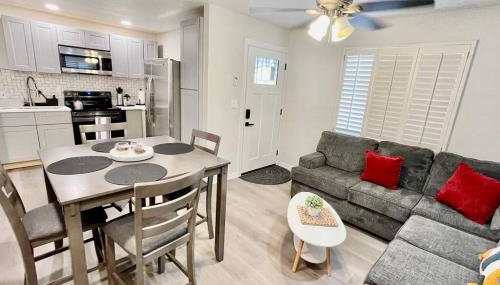 Apartment A, Restful,Cozy, close Sunland Park Mall - Foto 1, stove