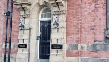 Two Bed Town Apartment - Photo 2