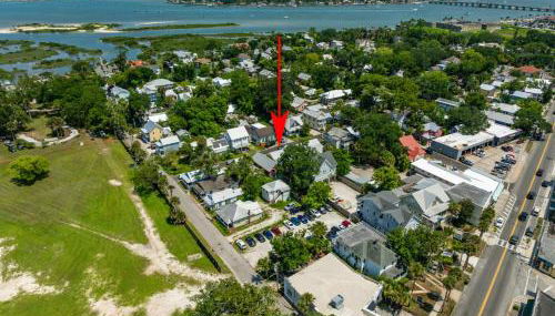Casa Amarillo l Steps to Historic District - Photo 4