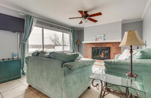 Ice Fishing and Winter Hikes! Belleville Lake House - Foto 1