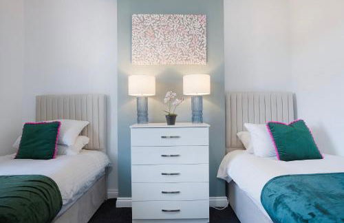 NEW! 2BR in West Terrace, Sleeps 4 - Foto 19