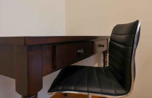 Immaculate furnished 1-Bedroom Apartment - Photo 3