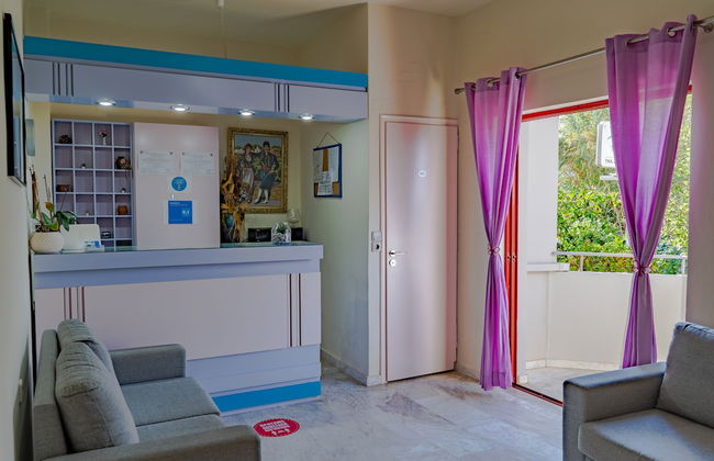 Saint-Trope Studios - Photo 2