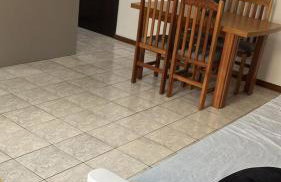 Espaçoso 1 d perto do mar com vaga - Foto 5