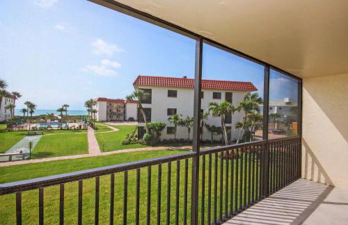Cozy 1BR beachfront condo on Sanibel Island with stunning ocean views 3B2 - Photo 5
