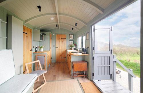 Luxurious Shepherds Huts Outdoor Baths Sea Views - Foto 5