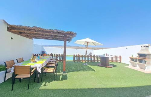 Magnificent villa: 2 private pools, BBQ, garden & parking. 13 per. In Padul - Foto 9