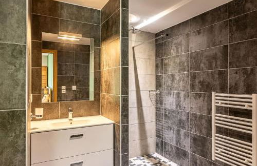 Apartment in French Alps with Wellness Centre - Photo 10