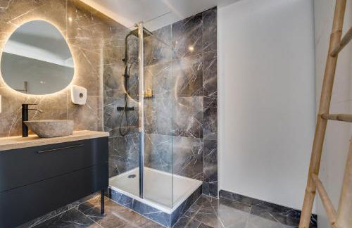 L'Horizon - Suite romantique avec jacuzzi, sauna, piscine & vidéo projecteur - Foto 10