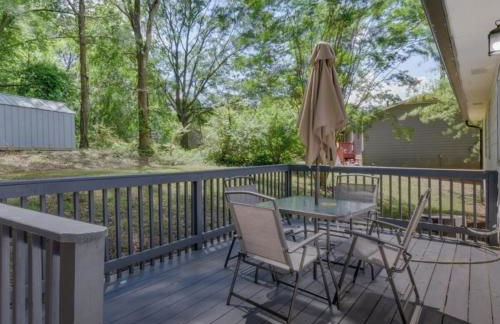 Athens home with Deck Near Sanford Stadium - Photo 4
