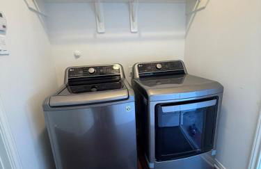 Luxury Lakefront 4BR - Corporate & Extended Stay Friendly - Foto 14