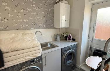 Elysian Escape, modern 5 bedroom house - Photo 50