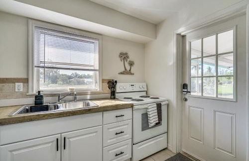 1 Mi to Boat Ramp Bokeelia Home with Screened Patio - Foto 8