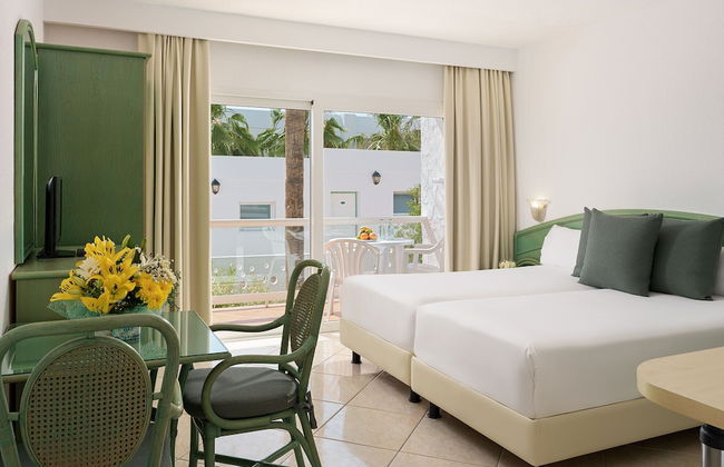 Aparthotel Esquinzo Y Monte Del Mar - Foto 16