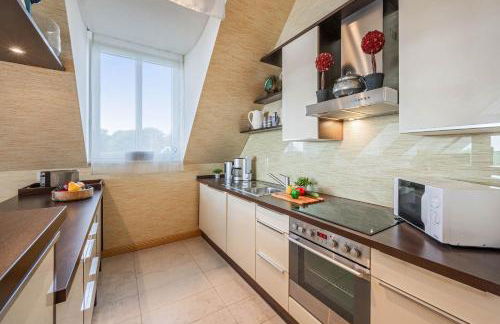 Wellness-Oase mit Wasserblick, Pool, Sauna & Fitnessbereich - Foto 10