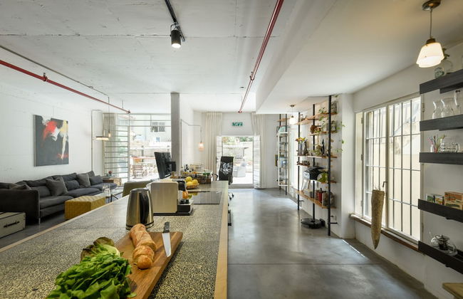 Unique and Spacious 2BR Apt with Terrace - Photo 13