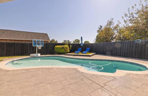 Private Pool - Game Room - Backyard TV - Fenced Yard - Photo 31