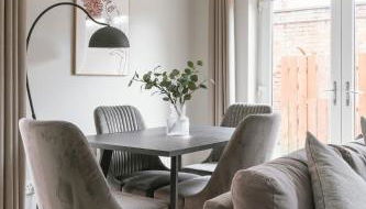 Luxurious 2 Bedroom City Centre Apartment Walking Distance to Everything Sleeps 6 - Foto 2