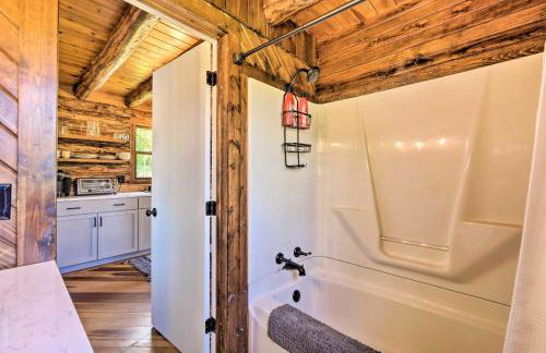 Peaceful Creekside North Studio with Fire Pit - Foto 17