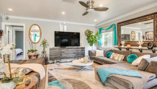 4 Mi to Beach Chic Los Angles Home with Patio! - Foto 2