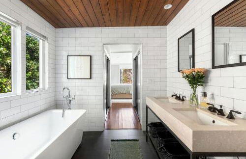 Sun-Drenched Spanish Manor Home in Mar Vista - Foto 38