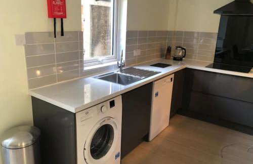 Modern and comfortable stay in Morecambe - Photo 7