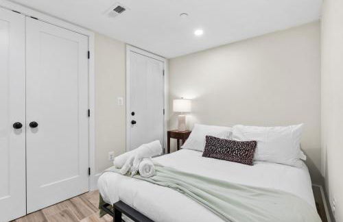 5-Bedroom Home with 2 Kitchens & Rooftop Deck, U Street and Shaw - Foto 58