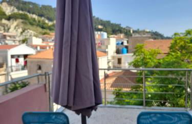 Bright top floor apartment! - Foto 1