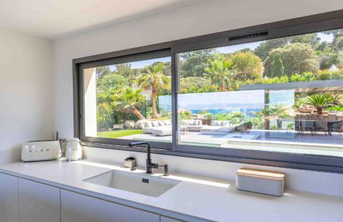 Villa Palma Giens - Vue Mer Panoramique -Piscine Chauffée Mai à Septembre- 4 chambres -Garage - Foto 13