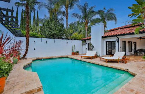Sherman Oaks Tennis Estate with Pool + Spa - Foto 27