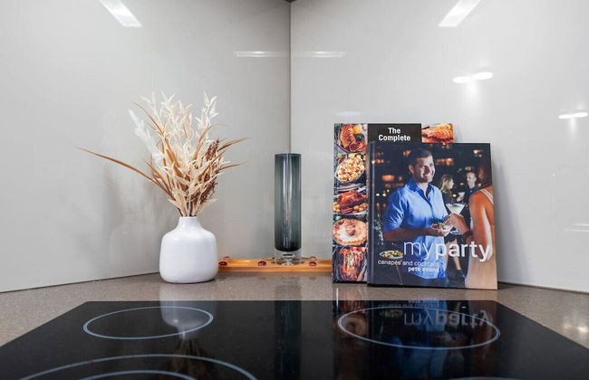 Harbour Haven Penthouse Marina View Balcony BBQ - Photo 28