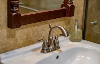 Peaceful Family Home with 3 Bedrooms and 2 Bathrooms - Photo 36