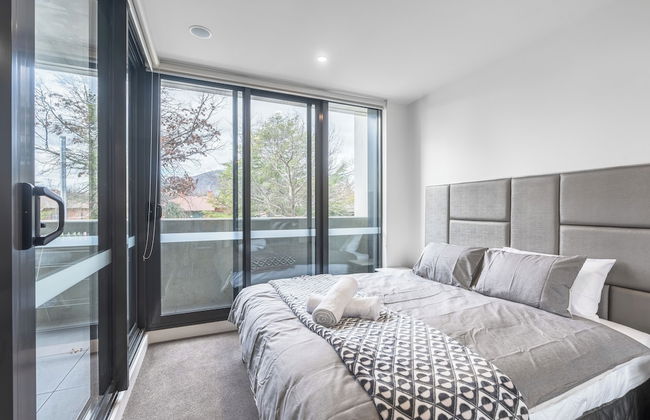 Serain Residences Canberra Centre - Photo 1