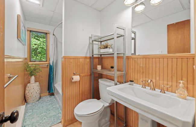 Summit Shores Tranquil Escape Designed for Groups w/ Hot Tub, Fire Pit + Game Room - Foto 23