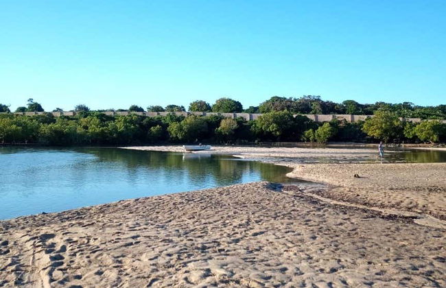 Paseo en canoa por el río Congo al atardecer - Foto 2